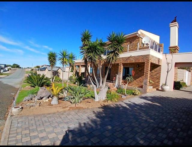 5 BEDROOM HOUSE FOR SALE IN STILBAAI-WES